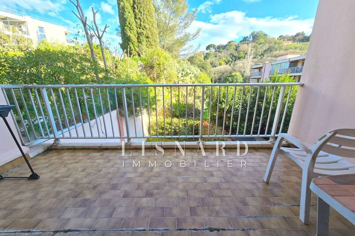Appartement à VALLAURIS