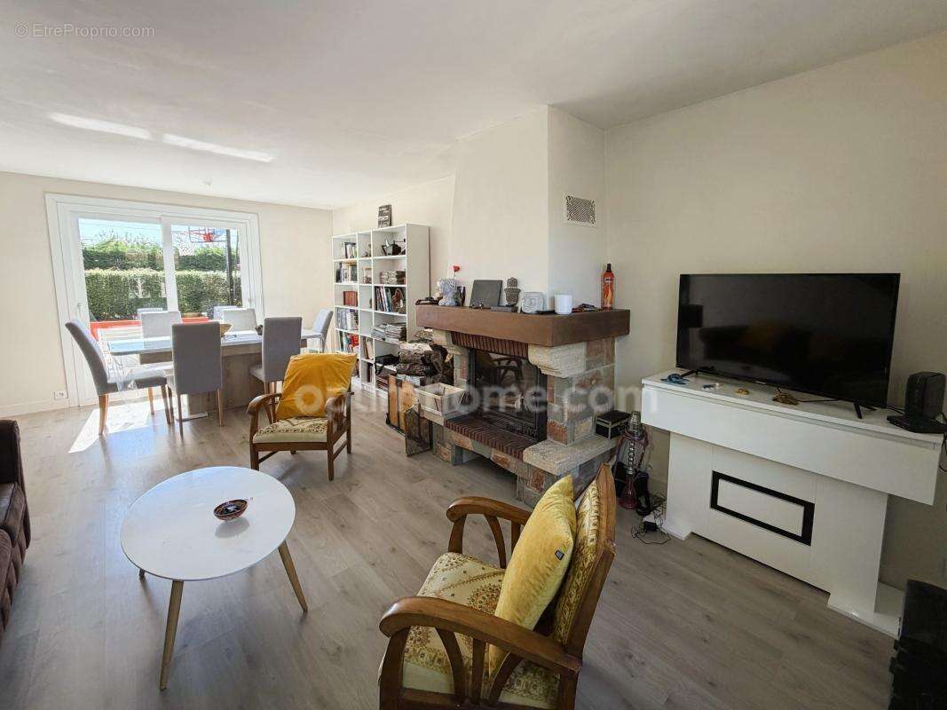 Maison familiale 4 chambres - vie de plain-pied, garage et grand jardin - Saint-Germain-de-Livet (14100) - photo 5