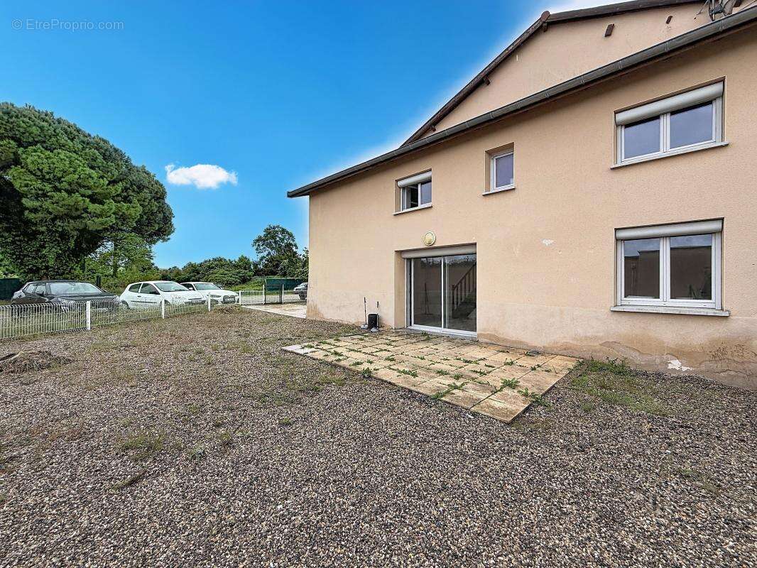 Appartement à SAINT-SYMPHORIEN-D'OZON