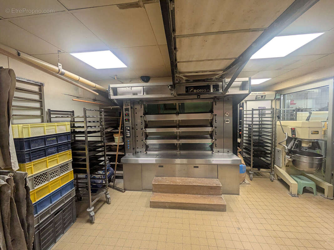 Commerce à FOUGERES