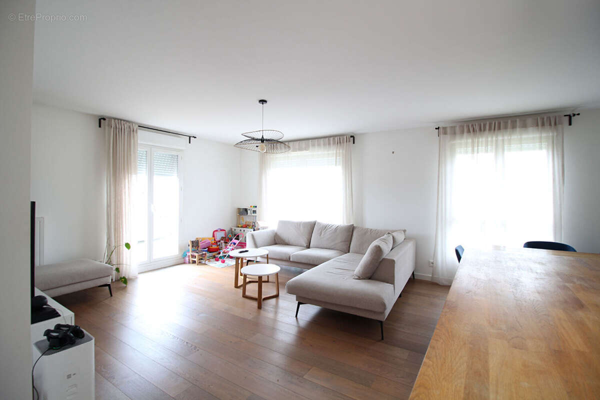 Appartement à SARTROUVILLE