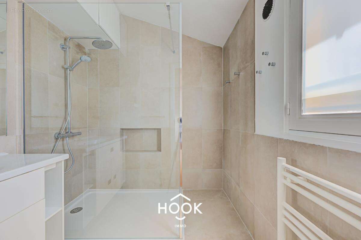 Appartement à PARIS-8E