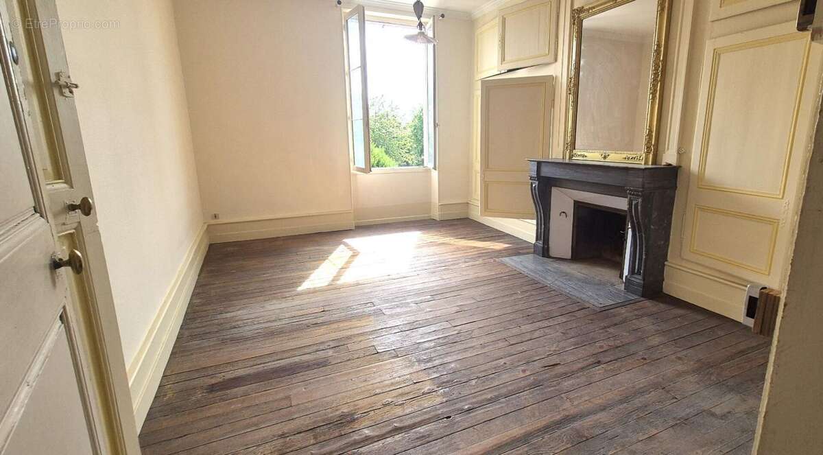 Maison à ECLARON-BRAUCOURT-SAINTE-LIVIERE