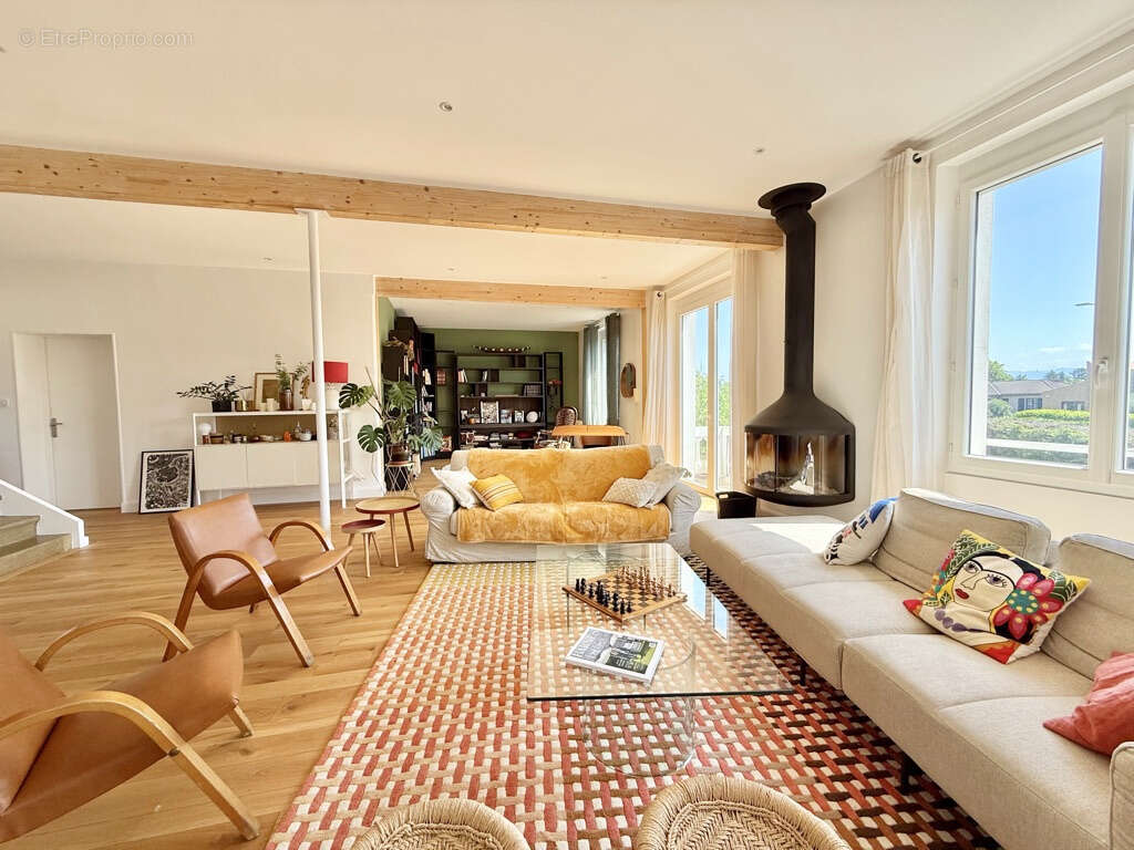 Maison à GUILHERAND-GRANGES