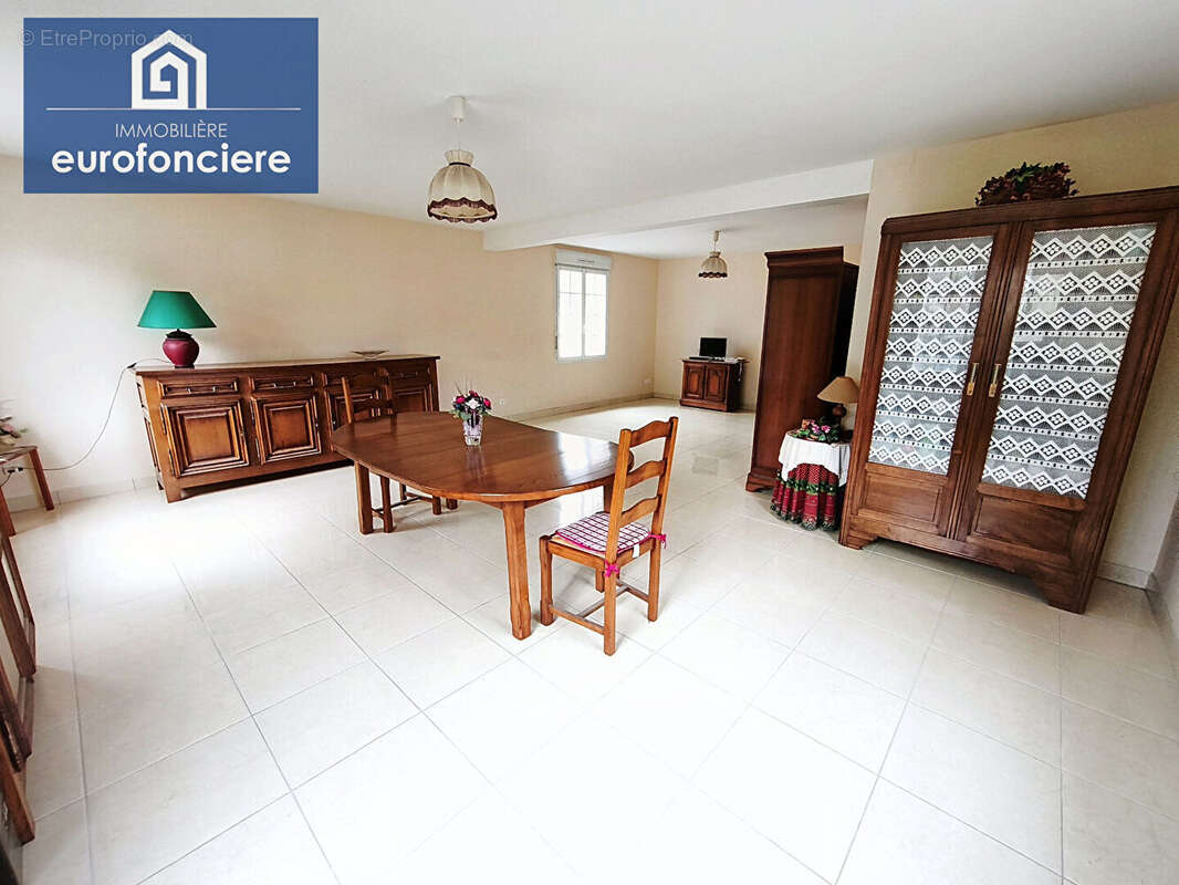 Maison à LA VENDUE-MIGNOT