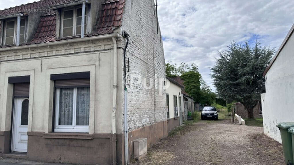 Maison à ANNEZIN