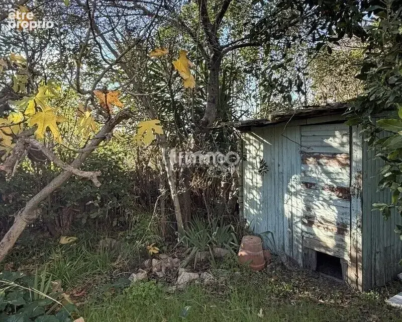 Maison de 101m2 à rénover sur sa parcelle de 500m2 - St Menet 13 - photo 13