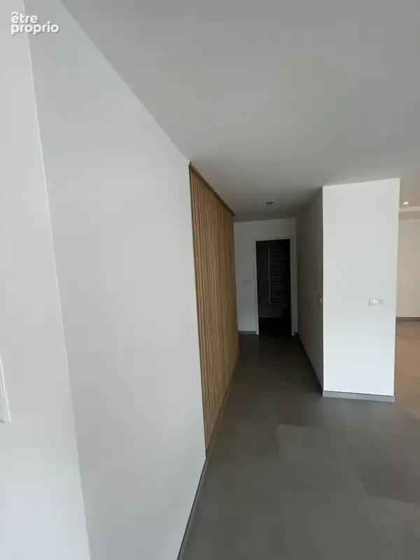 T4 110 m2 avec jardin et stationnement - photo 9