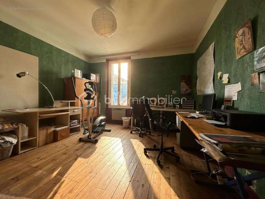 Maison à LUSSAC-LES-CHATEAUX