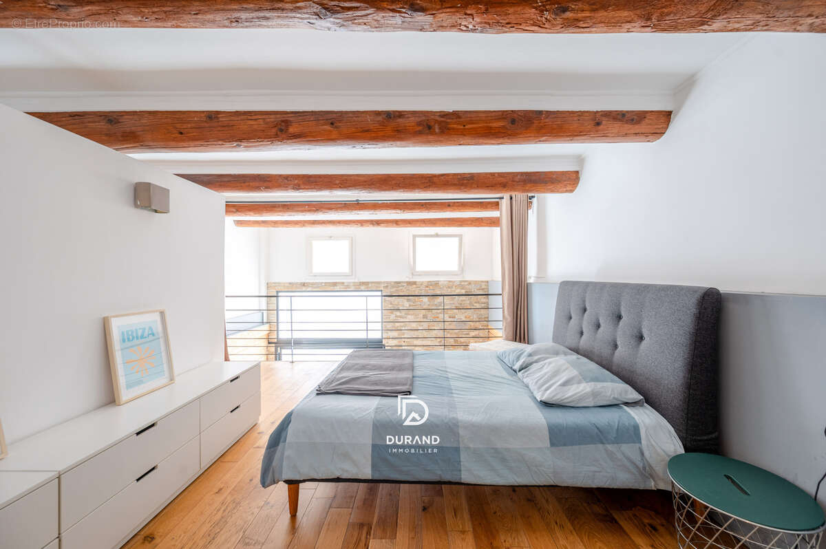 Appartement à MARSEILLE-6E