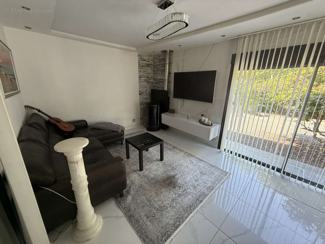 Maison à SAINT-GENCE