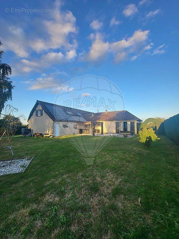 Maison à VILLETHIERRY