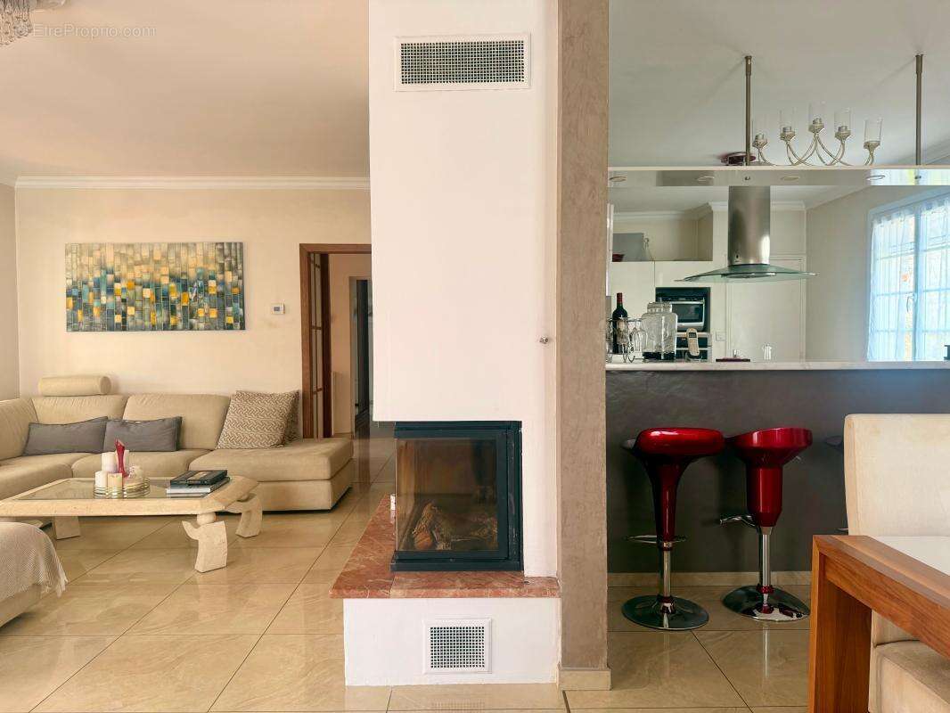 Maison à BRUGUIERES