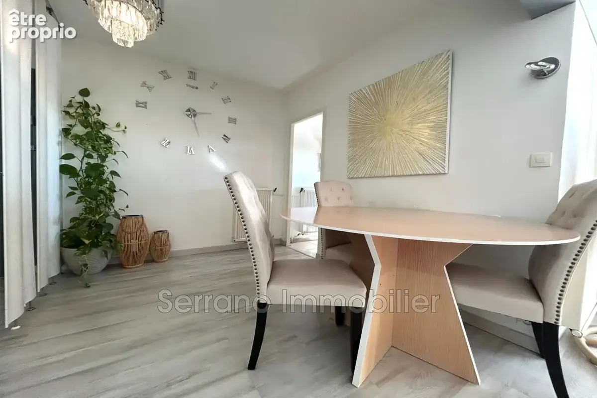 Appartement 5 pièces 97 m² à vendre à Beaucaire (30300) - photo 4