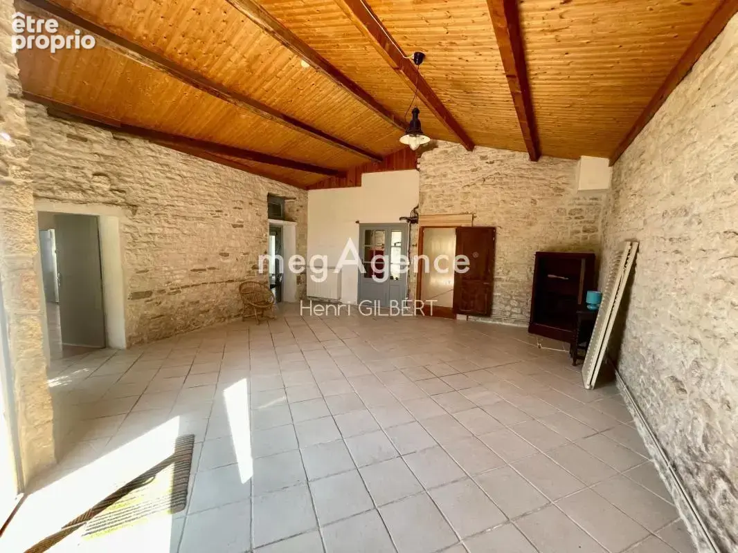 Maison construite en pierre entièrement restaurée - photo 9