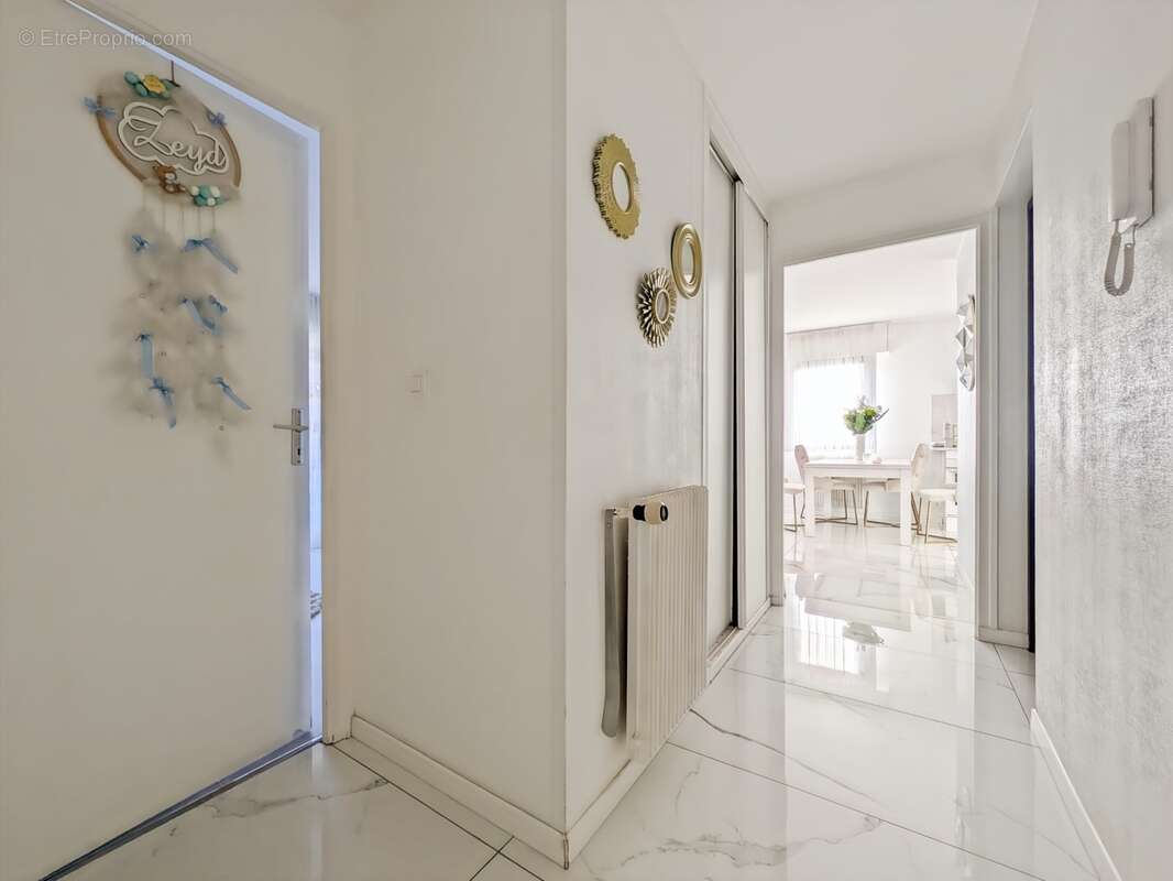Dpt Haute Savoie (74), à vendre THONON-LES-BAINS - Lumineux T3 de 63m² avec double balcon – Secteur très recherché - photo 10