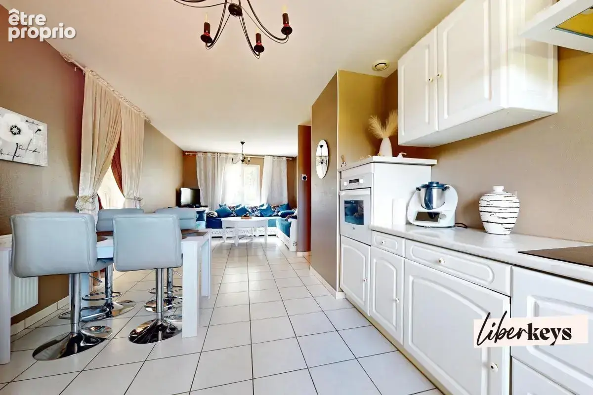 Saint rémy - villa plain pied non mitoyenne - salon 40 m² - 3 chambres - buanderie - 1185 m² terrain - photo 4