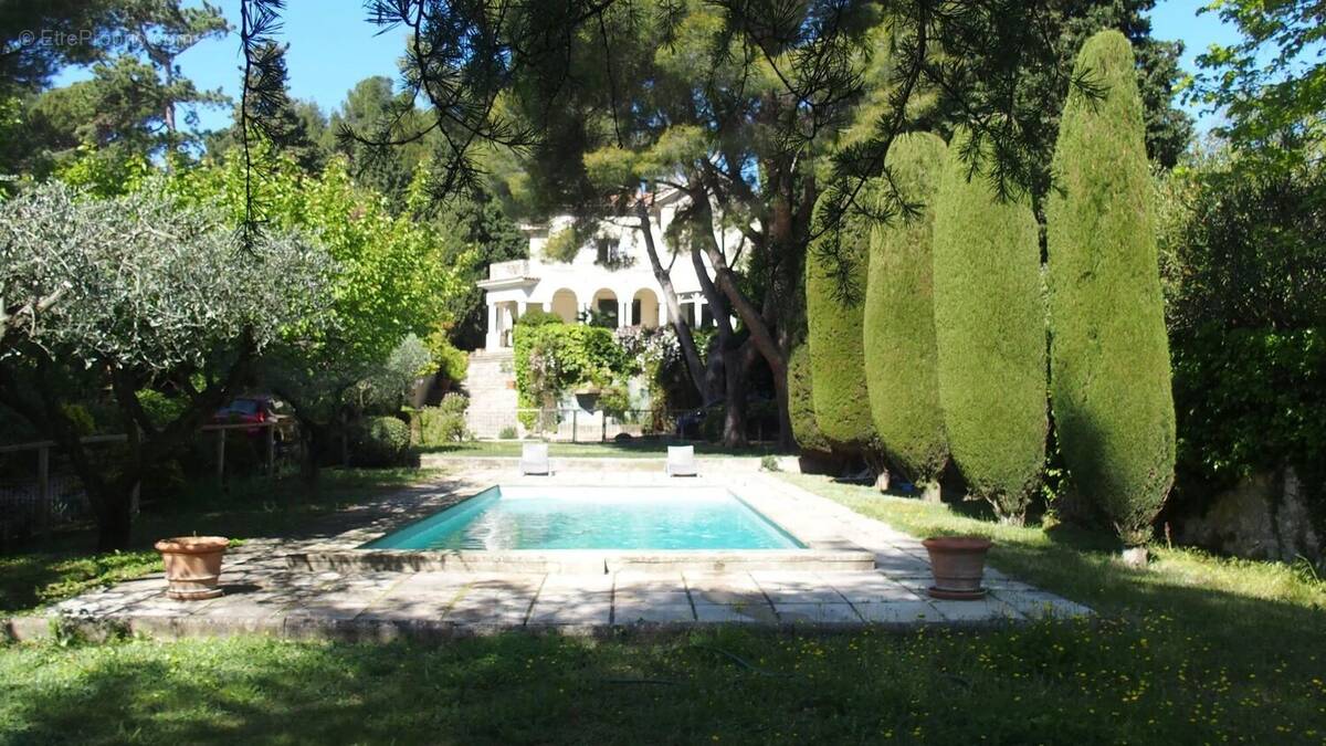 Maison à VILLENEUVE-LES-AVIGNON