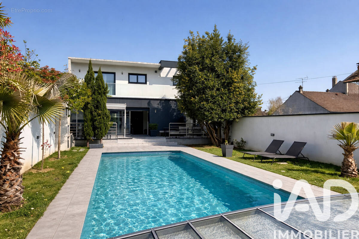 Photo 1 - Maison à SAINTE-GENEVIEVE-DES-BOIS