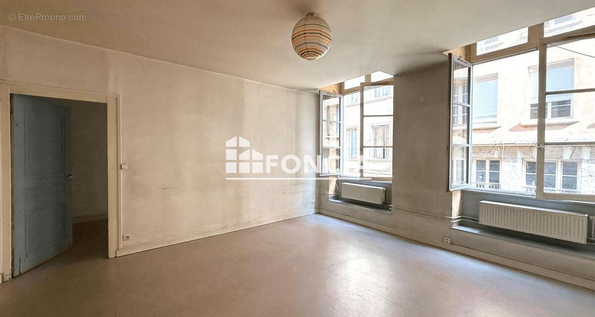 Rue imbert colomes / t2 - photo 3