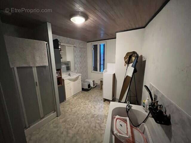 Maison à MONTLIEU-LA-GARDE