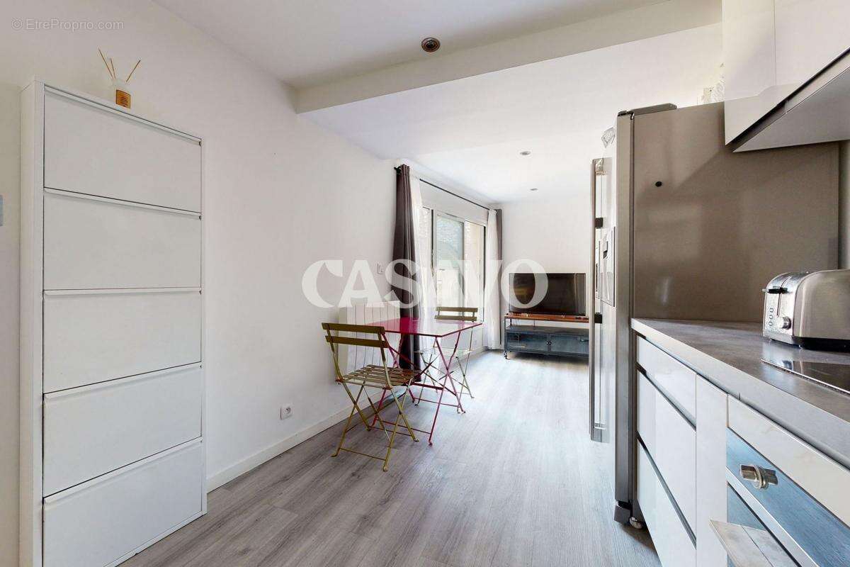 Appartement à PARIS-18E
