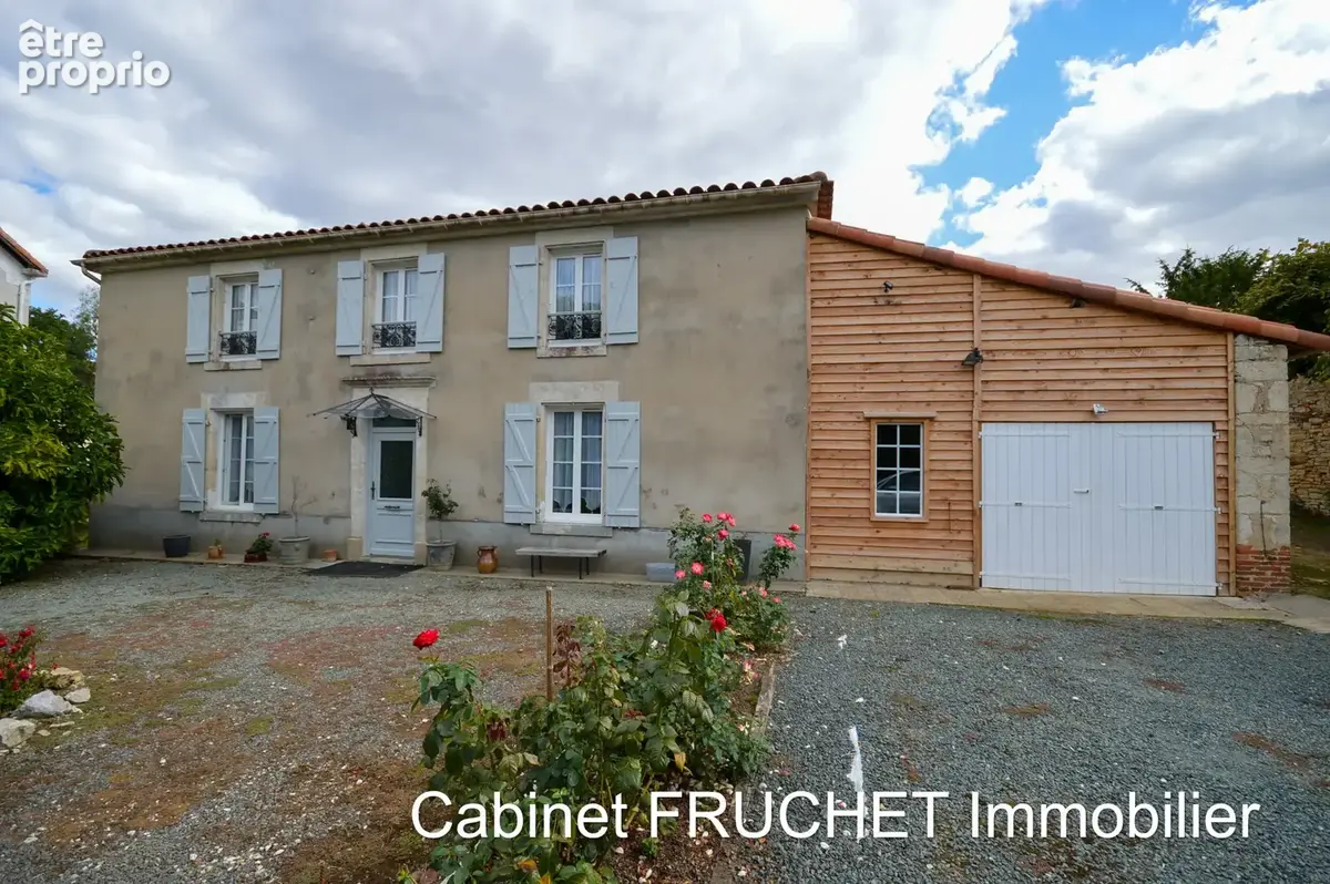 Maison à LA CAILLERE-SAINT-HILAIRE