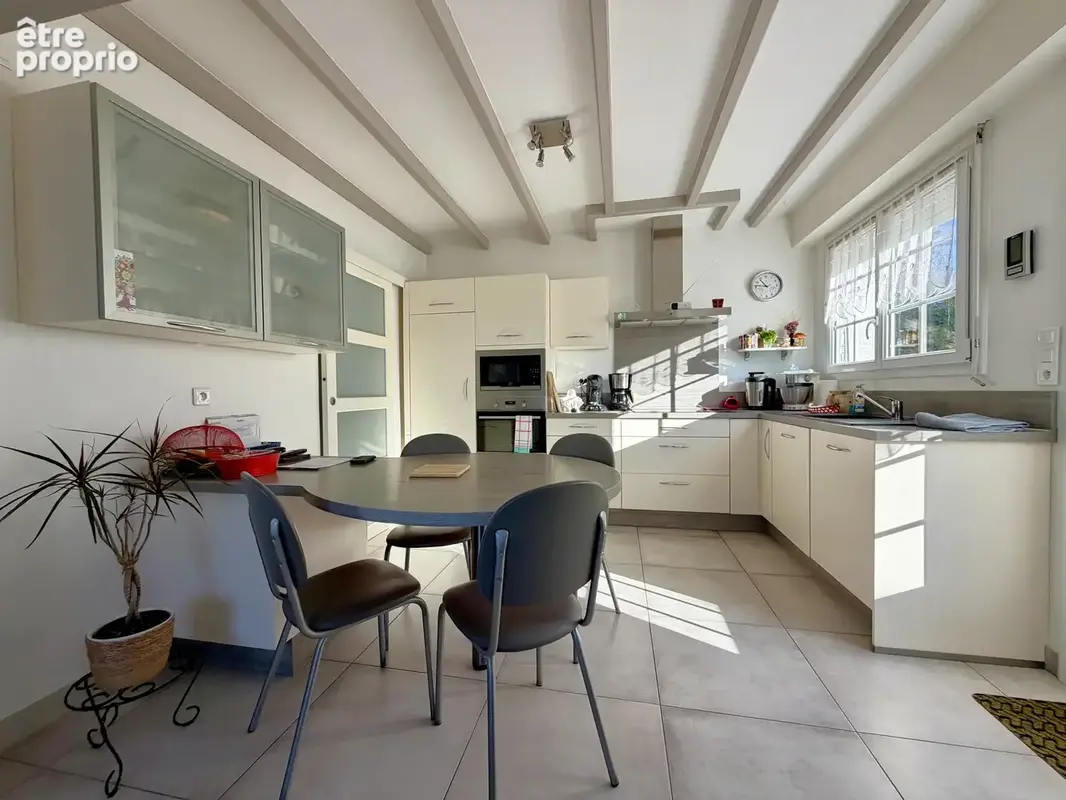 A 5 MIN D'AIZENAY, maison 3 chbres sur 2 182 m2 de terrain clos - photo 4