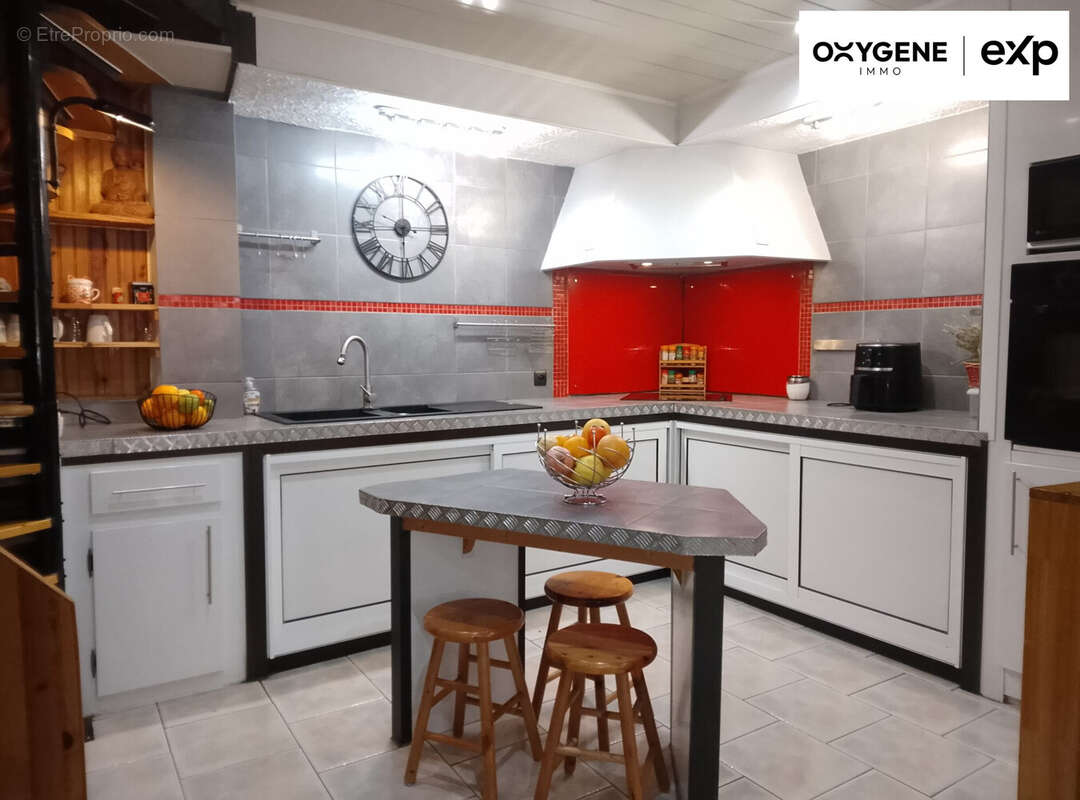 Maison à PEYRESTORTES