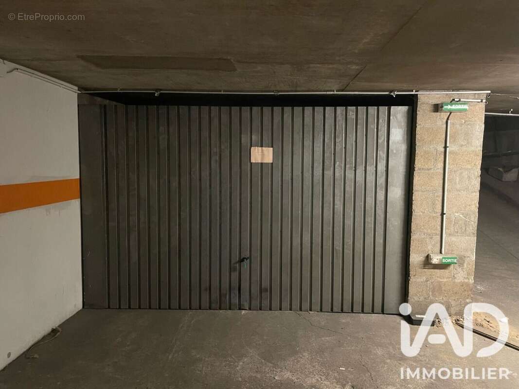 Photo 3 - Parking à PARIS-10E