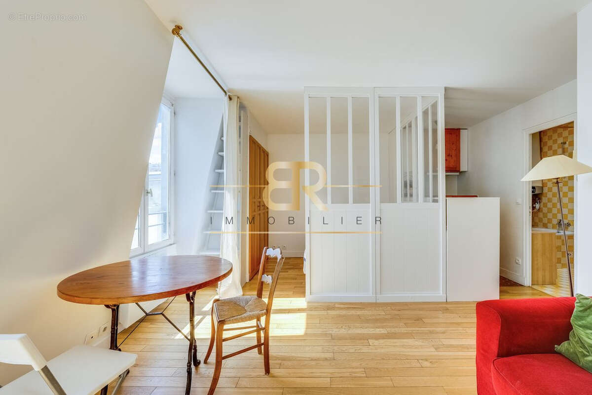 Dernier étage avec ascenseur calme et vue dégagée - photo 2