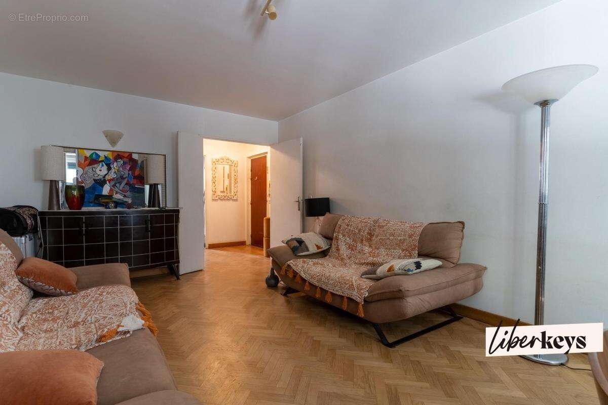 Vincennes – 3 pièces de 69 m² avec terrasse, parking et cave - photo 3