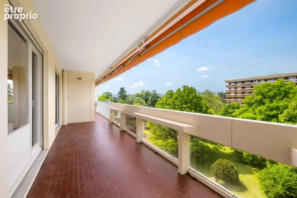 Écully - Appartement Pitance traversant, avec vue dégagée - photo 4