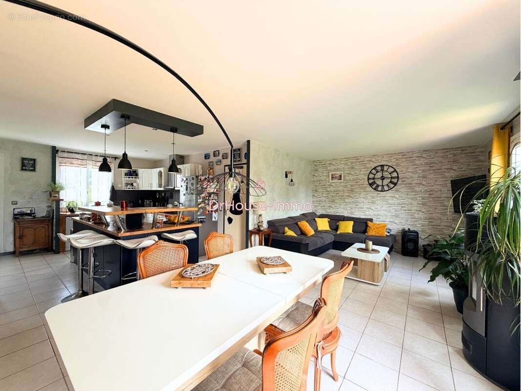 Maison à LUMIGNY-NESLES-ORMEAUX