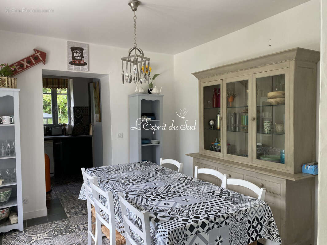 Maison 132 m² à Saint-Antonin-Noble-Val  - photo 8