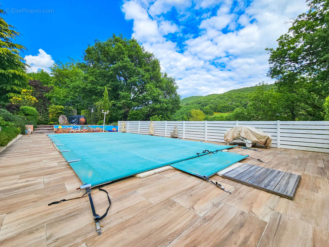 Maison à SAINT-BEAUZELY