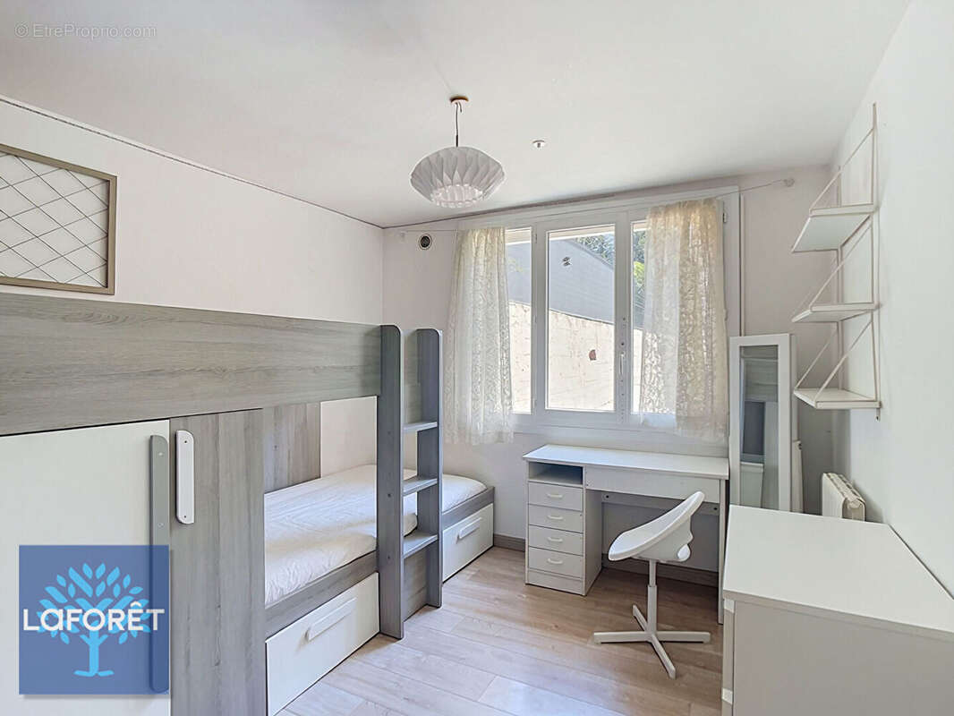 Cannes Petit Juas - 3 pièces traversant avec balcon et vue dégagée - photo 6