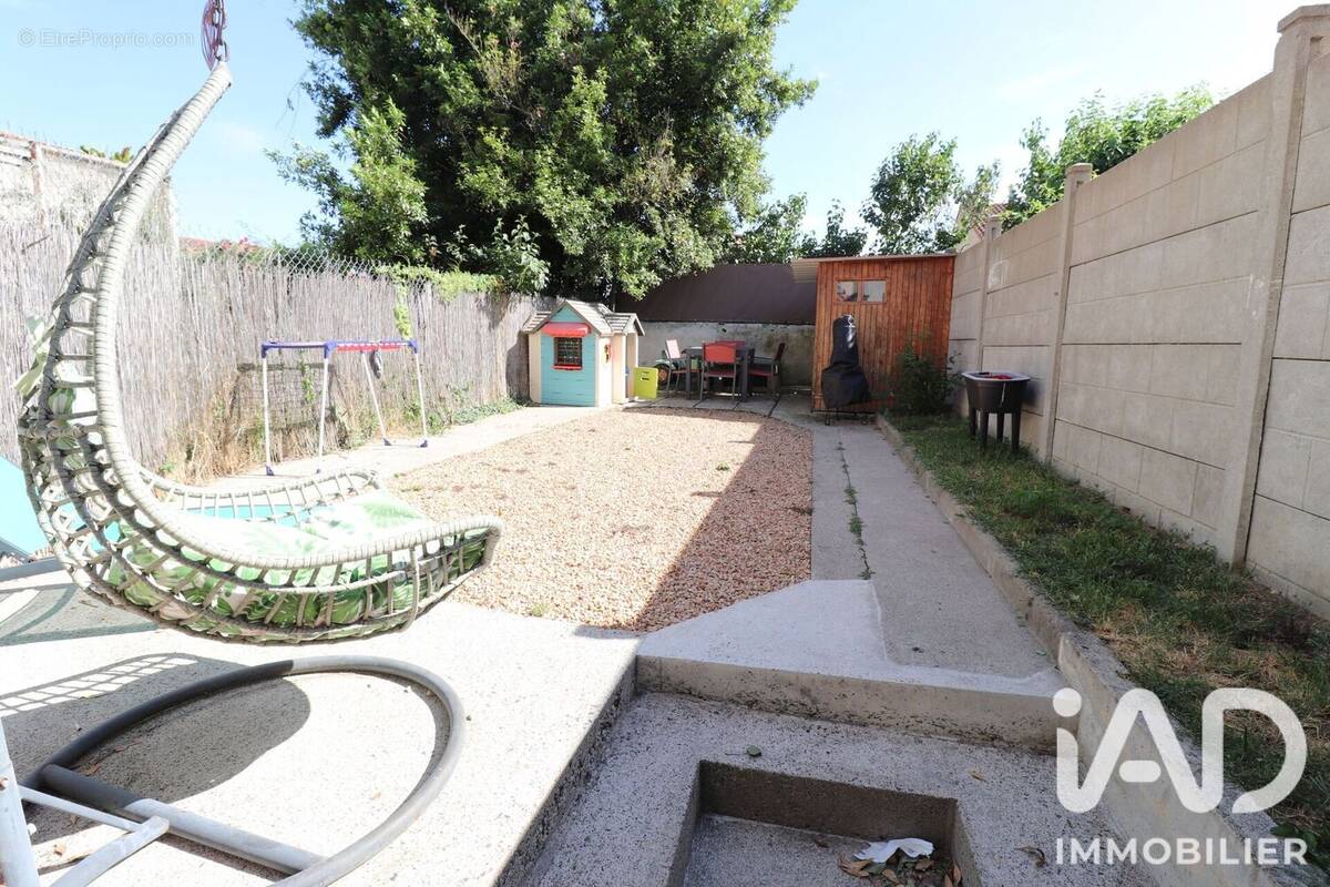 Appartement 220 m² à Pont-Du-Chateau  - photo 1