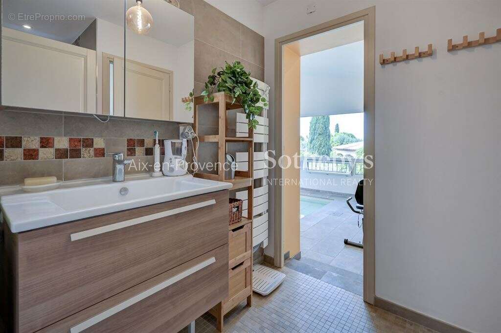 Villa familiale secteur prisé et résidentiel - photo 18