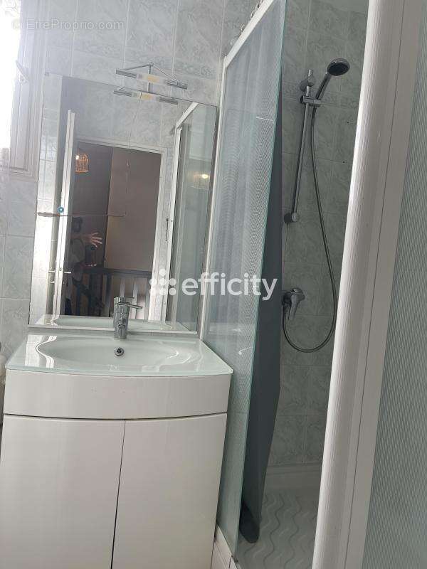 Maison 168 m² à Savigny-Le-Temple  - photo 18