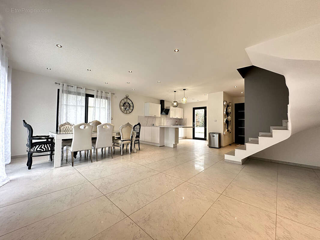 Maison à VENISSIEUX