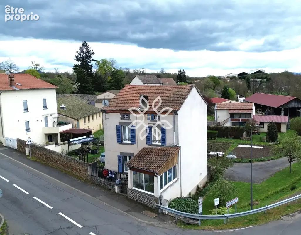 Maison à PAULHAGUET
