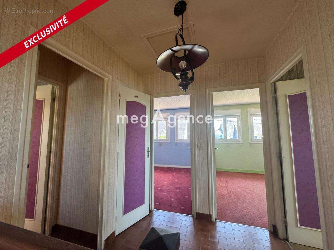 Lanester – Maison 3 chambres avec garage, jardin clos et beau potentiel - photo 11