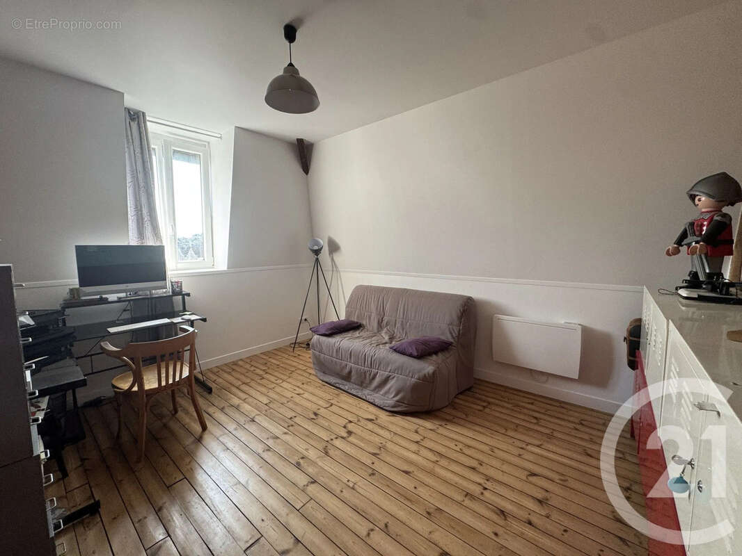 Maison 245 m² à Saint-Quentin  - photo 10