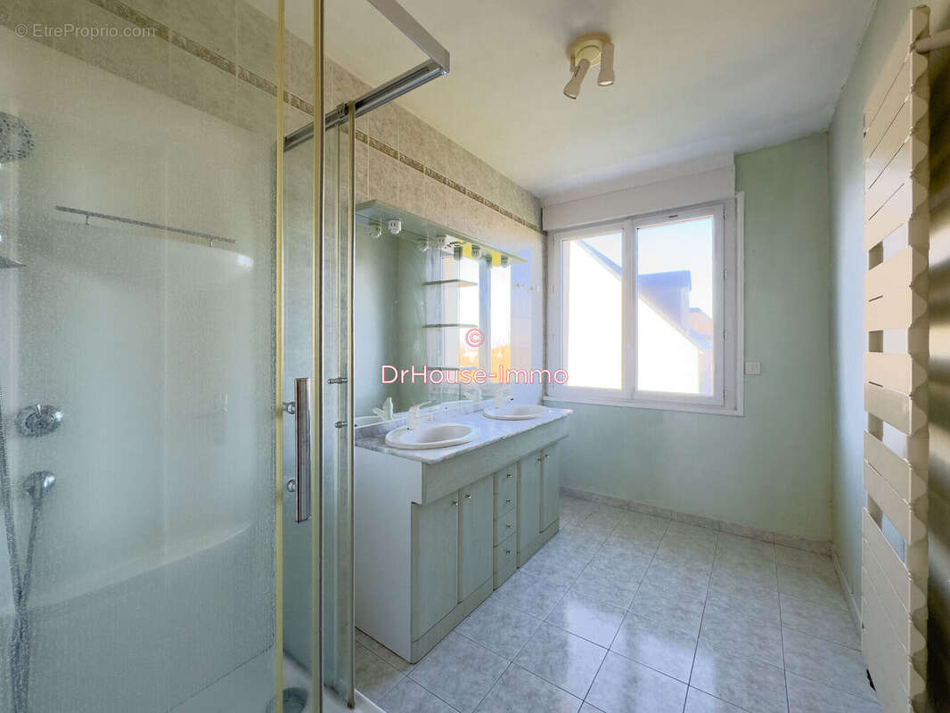 Maison 120 m² à Gouville-Sur-Mer  - photo 7