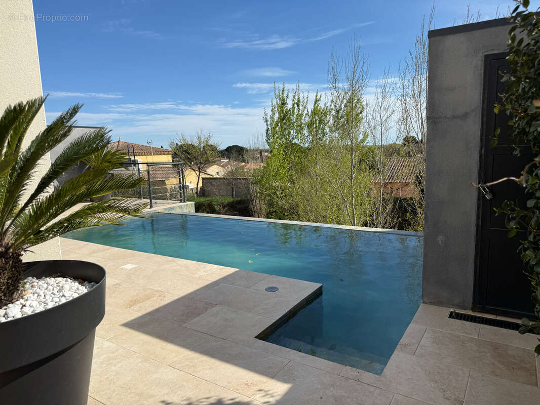 Maison à BELLEGARDE