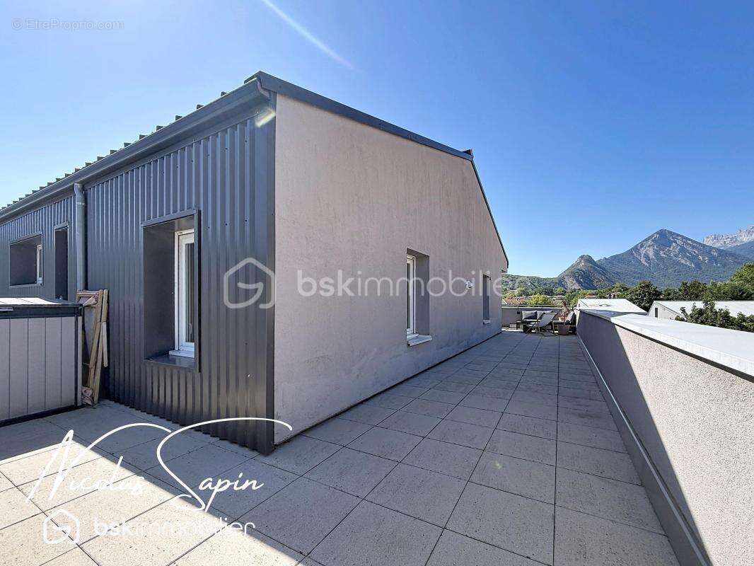 T2 en dernier étage avec terrasse de 62m2 - photo 9