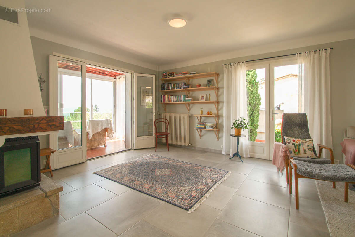 Maison à TOURRETTES