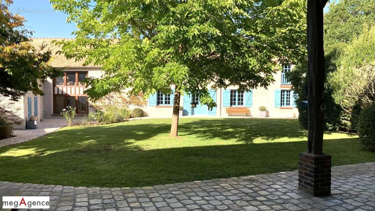 Maison à HOUDAN