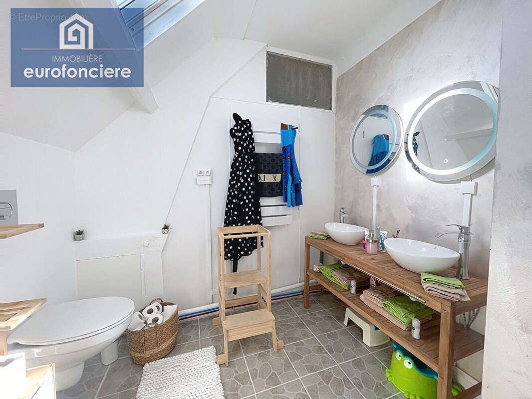 Maison à SAINTE-SAVINE